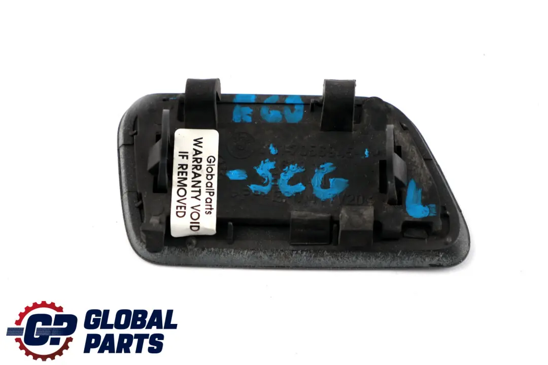 Osłona Zaślepka Spryskiwacza Lampy Lewy Przód Spacegrau do BMW E60 o numerze 7056945 BMW E60 Osłona Zaślepka Spryskiwacza Lampy Lewy Przód Spacegrau - SKU 7056945-SCG - Numer Części 7056945