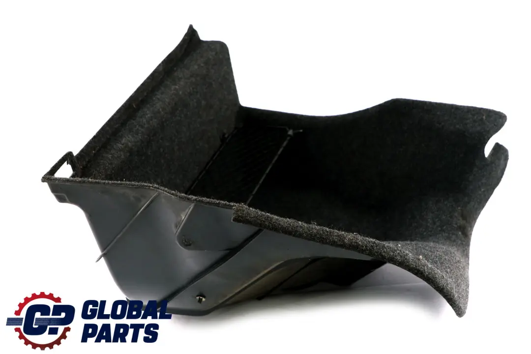 Obudowa boczek bagażnika prawy do BMW E60 o numerze 7057382 BMW E60 Obudowa boczek bagażnika prawy - SKU 7057382 - Numer Części 7057382