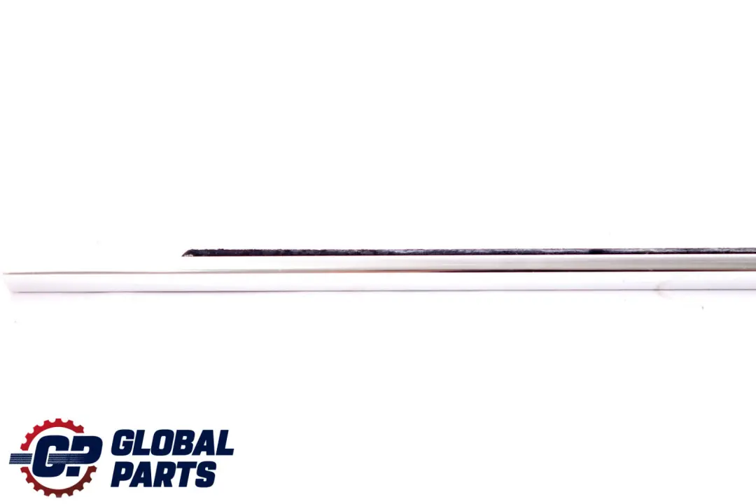 Listwa parapet drzwi prawy przód chrom do BMW E60 E61 o numerze 7057436 BMW E60 E61 Listwa parapet drzwi prawy przód chrom - SKU 7057436 - Numer Części 7057436