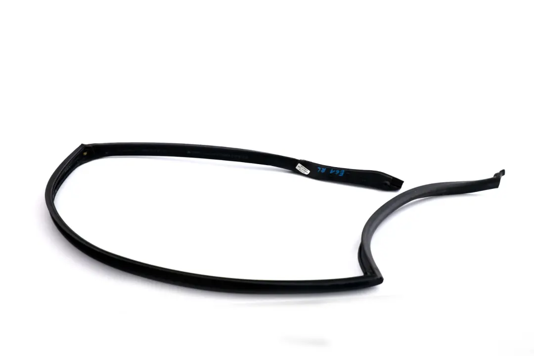 BMW E61 E61N LCI Joint d'etancheite de porte de toit arriere gauche - SKU 7057447 - Numéro de pièce 7057447
