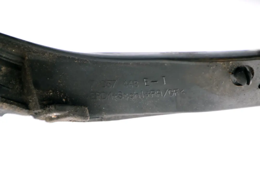 Joint d'etancheite de porte de toit arriere droit pour BMW E61 à propos du numéro de pièce 7057448 BMW E61 Joint d'etancheite de porte de toit arriere droit - SKU 7057448 - Numéro de pièce 7057448