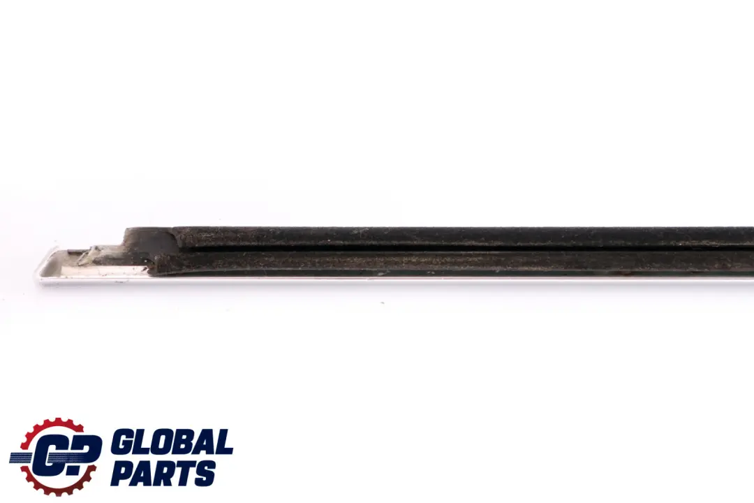 Puerta Trasera Derecha Ventana Exterior Canal Cubierta Cromo para BMW E60 con número de pieza 7057494 BMW E60 Puerta Trasera Derecha Ventana Exterior Canal Cubierta Cromo - SKU 7057494 - Número de pieza 7057494
