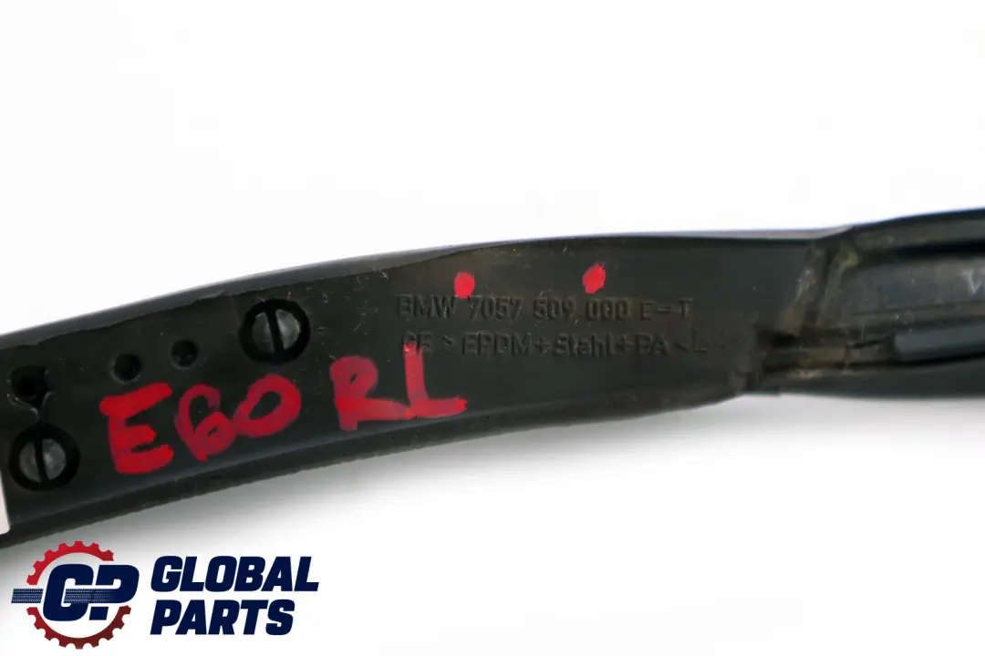 Puerta Trasera Izquierda Techo Goma Junta para BMW E60 con número de pieza 51227057509 BMW E60 Puerta Trasera Izquierda Techo Goma Junta - SKU 7057509 - Número de pieza 51227057509