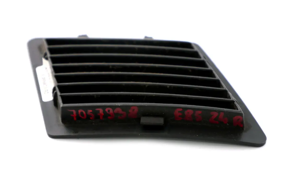 Grille. Vent Arriere Droite Noir 7036510 pour BMW Z4 E85 E86 à propos du numéro de pièce 7057940 BMW Z4 E85 E86 Grille. Vent Arriere Droite Noir 7036510 - SKU 7057938 - Numéro de pièce 7057940