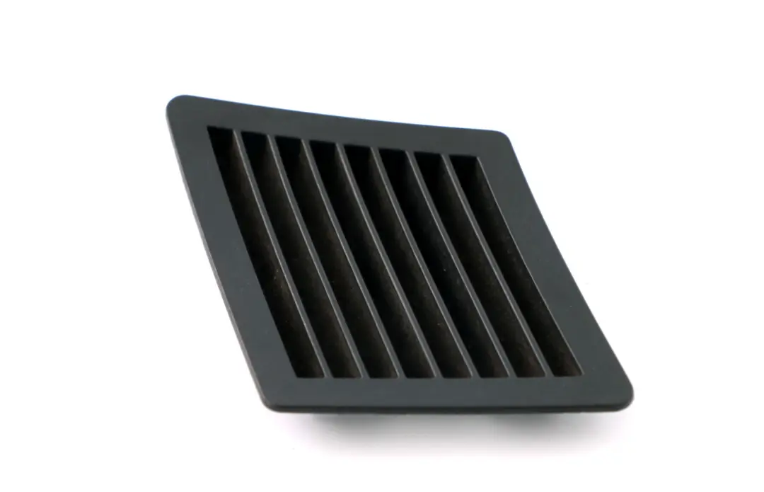 Grill Heckentlüftung Rechts Schwarz 7036510 für BMW Z4 er E85 E86 mit Teilenummer 7057940 BMW Z4 er E85 E86 Grill Heckentlüftung Rechts Schwarz 7036510 - SKU 7057938 - Teilenummer 7057940