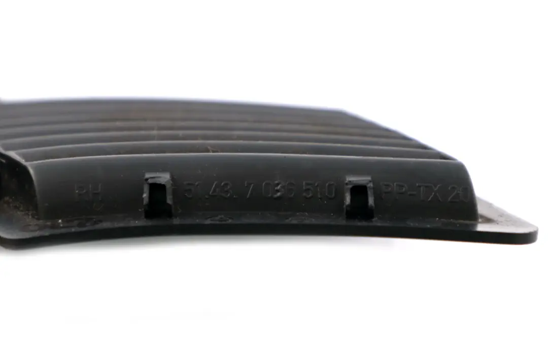 Grill Heckentlüftung Rechts Schwarz 7036510 für BMW Z4 er E85 E86 mit Teilenummer 7057940 BMW Z4 er E85 E86 Grill Heckentlüftung Rechts Schwarz 7036510 - SKU 7057938 - Teilenummer 7057940