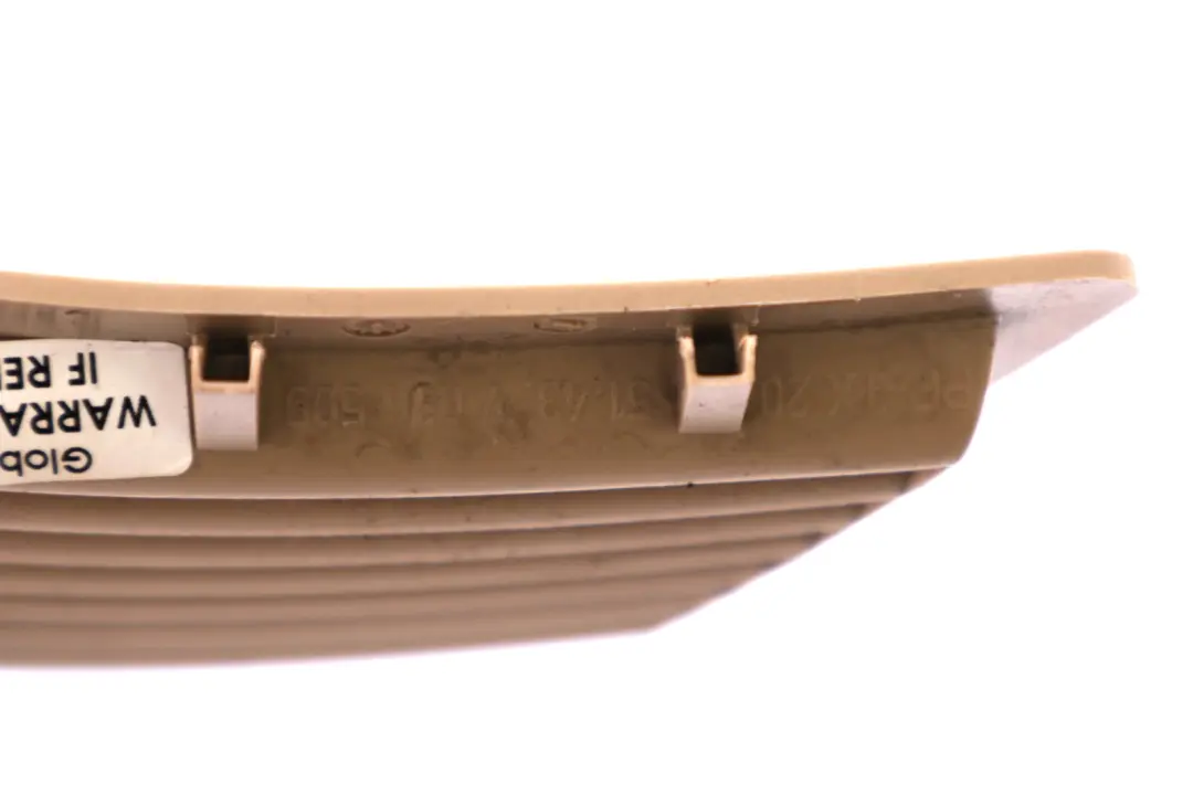 Griglia sinistra Coperchio Ventilazione posteriore Beige 7036509 per BMW Z4 E85 E86 con numero di parte 7057939 BMW Z4 E85 E86 Griglia sinistra Coperchio Ventilazione posteriore Beige 7036509 - SKU 7057939 - Numero di parte 7057939