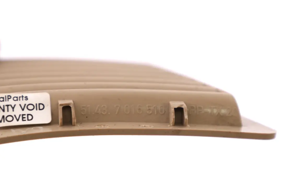 Grill Heckentlüftung Rechts Beige 7036510 für BMW Z4 er E85 E86 mit Teilenummer 7057940 BMW Z4 er E85 E86 Grill Heckentlüftung Rechts Beige 7036510 - SKU 7057940 - Teilenummer 7057940