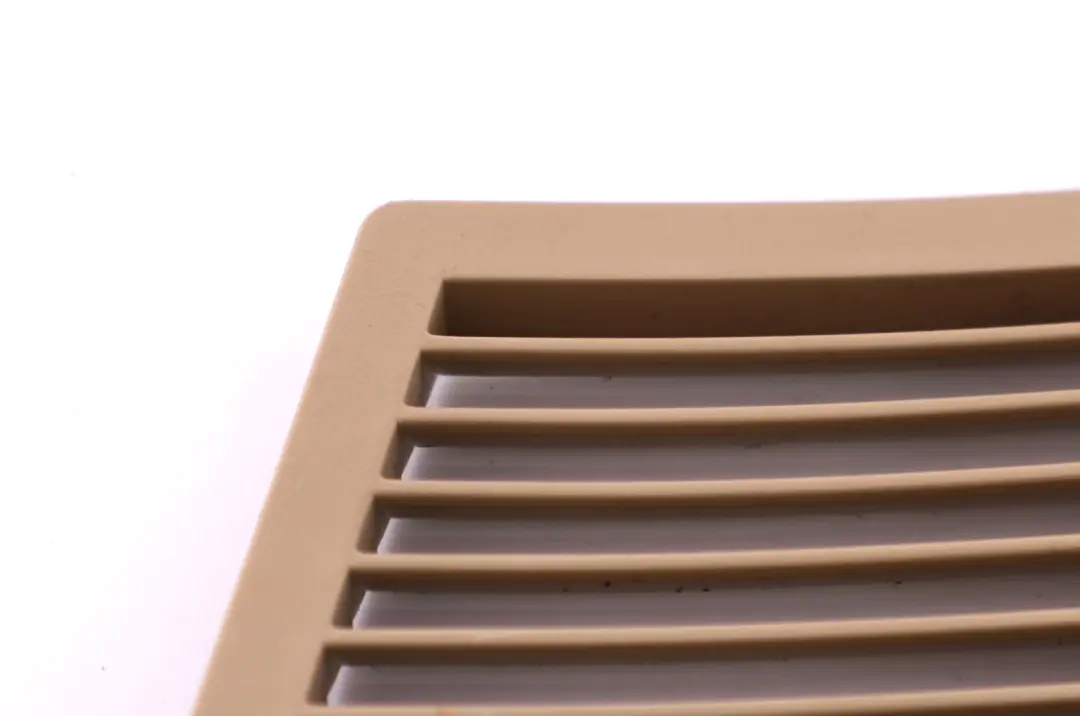 Grill Heckentlüftung Rechts Beige 7036510 für BMW Z4 er E85 E86 mit Teilenummer 7057940 BMW Z4 er E85 E86 Grill Heckentlüftung Rechts Beige 7036510 - SKU 7057940 - Teilenummer 7057940