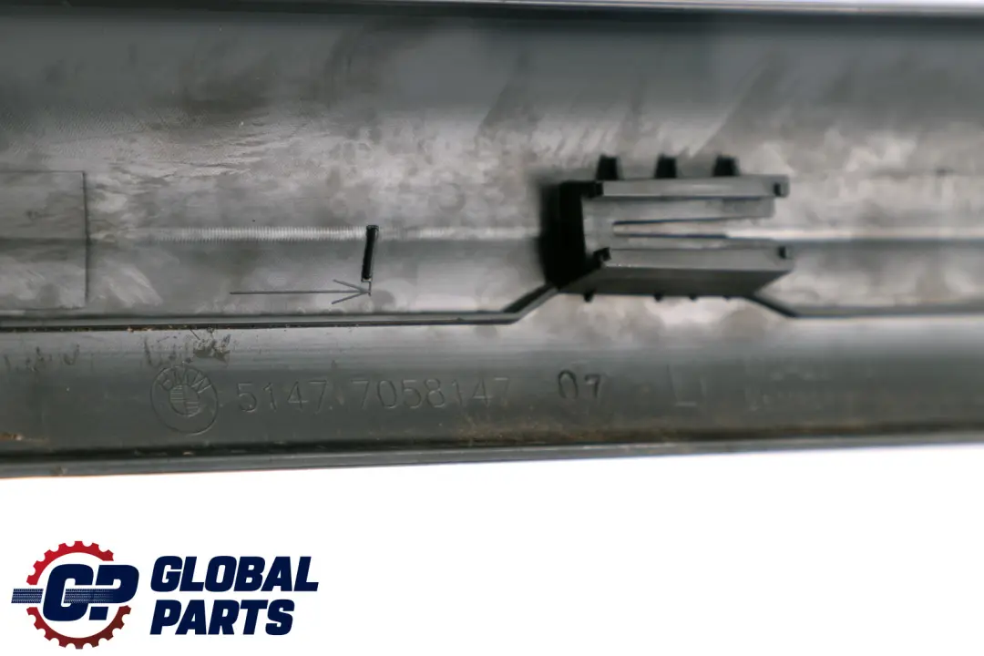  *BMW 1 Reihe E81 E82 E88 Abdeckleiste Einstieg Links 5147 - SKU 7058147-1 - Teilenummer 6981705