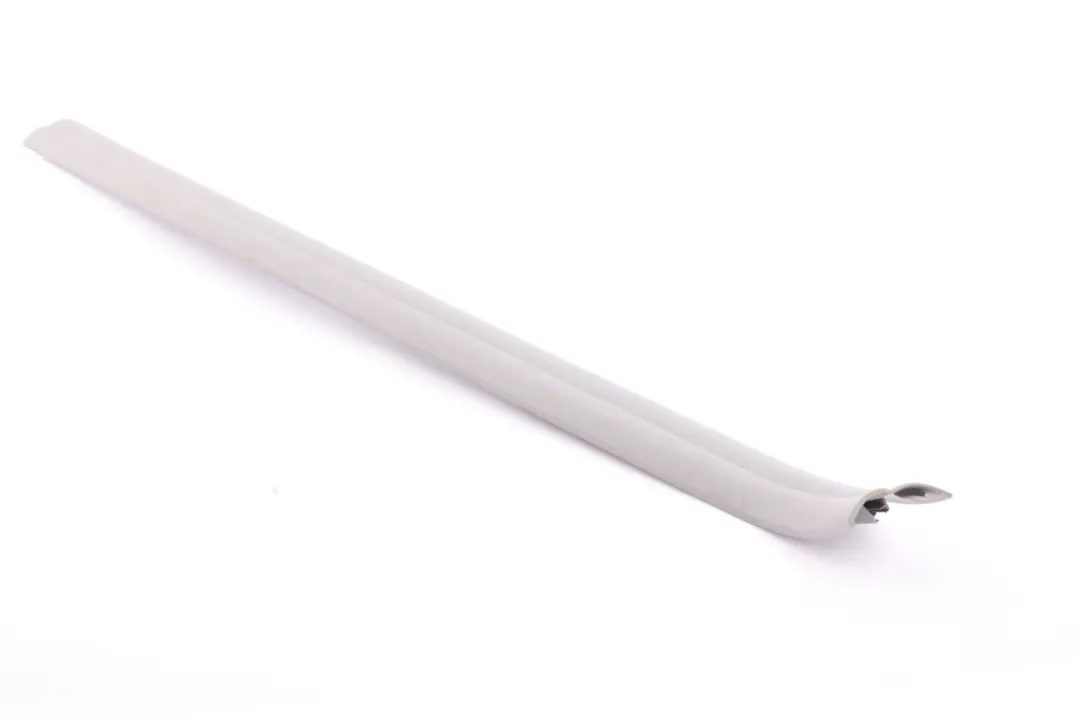 Striscia Copertura Ingresso Interno Sinistro Grigio per BMW E81 E82 E88 con numero di parte 7058147 BMW E81 E82 E88 Striscia Copertura Ingresso Interno Sinistro Grigio - SKU 7058147-2 - Numero di parte 7058147