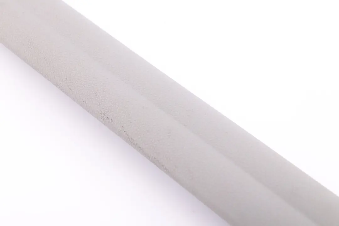 Striscia Copertura Ingresso Interno Sinistro Grigio per BMW E81 E82 E88 con numero di parte 7058147 BMW E81 E82 E88 Striscia Copertura Ingresso Interno Sinistro Grigio - SKU 7058147-2 - Numero di parte 7058147