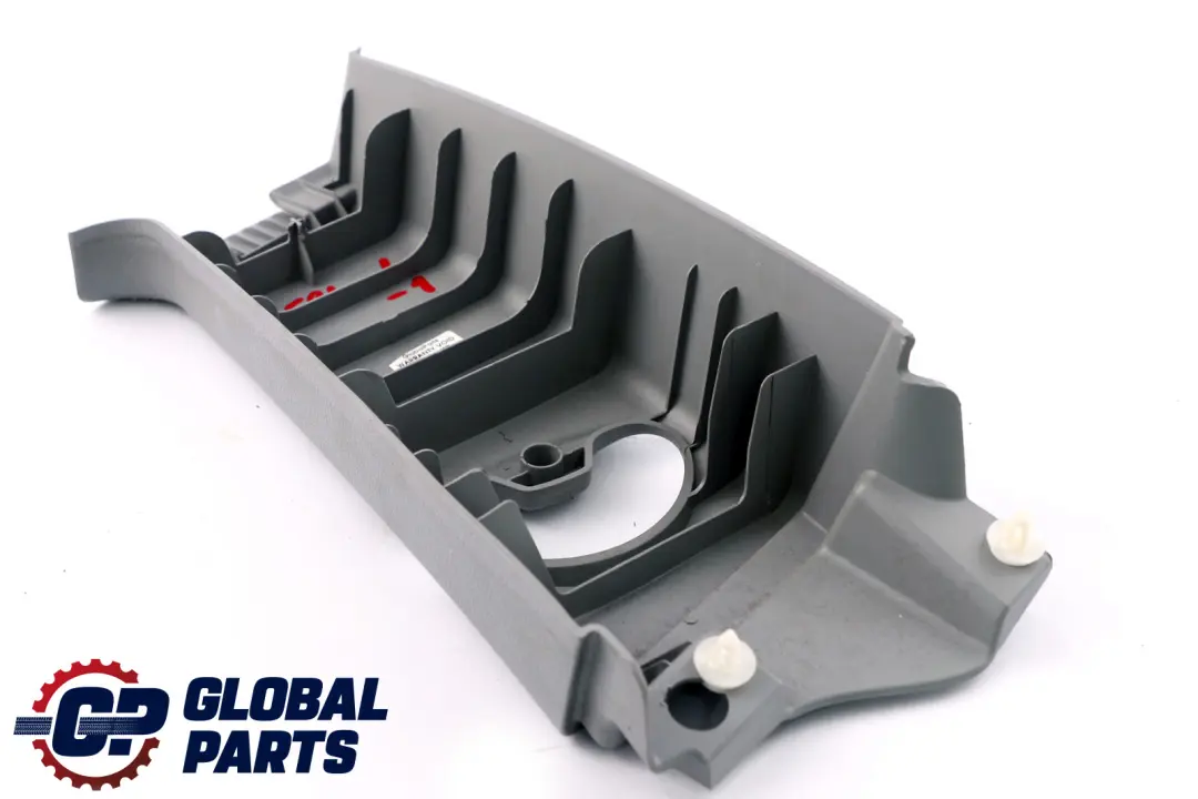 Tapa Columna Pilar B Izquierda Alaska Gris Grau 7058333 para BMW E81 con número de pieza 6978519 BMW E81 Tapa Columna Pilar B Izquierda Alaska Gris Grau 7058333 - SKU 7058333-1 - Número de pieza 6978519