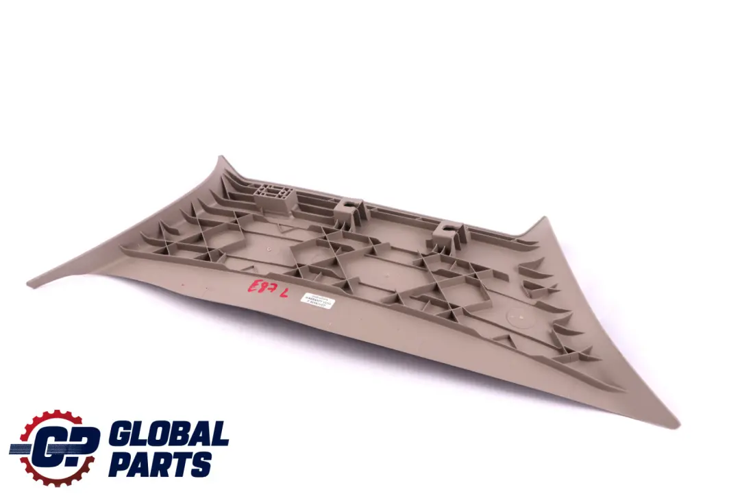 Osłona słupka C lewa beżowa do BMW E87 E87N LCI o numerze 7058339 BMW E87 E87N LCI Osłona słupka C lewa beżowa - SKU 7058339 - Numer Części 7058339
