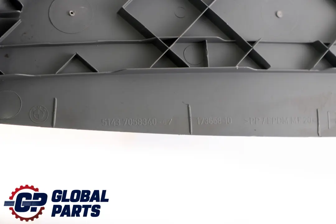 BMW E87 Tapa Columna C Derecha Alaska Gris Grau 7058340 - SKU 7058340-2 - Número de pieza 7120548