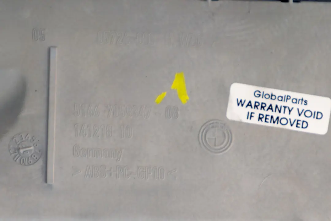 *BMW 3 er E90 Limousine Entlüftungsgitter Ablegeboden Gitter Hutablage für mit Teilenummer 7058347 *BMW 3 er E90 Limousine Entlüftungsgitter Ablegeboden Gitter Hutablage - SKU 7058347-1 - Teilenummer 7058347