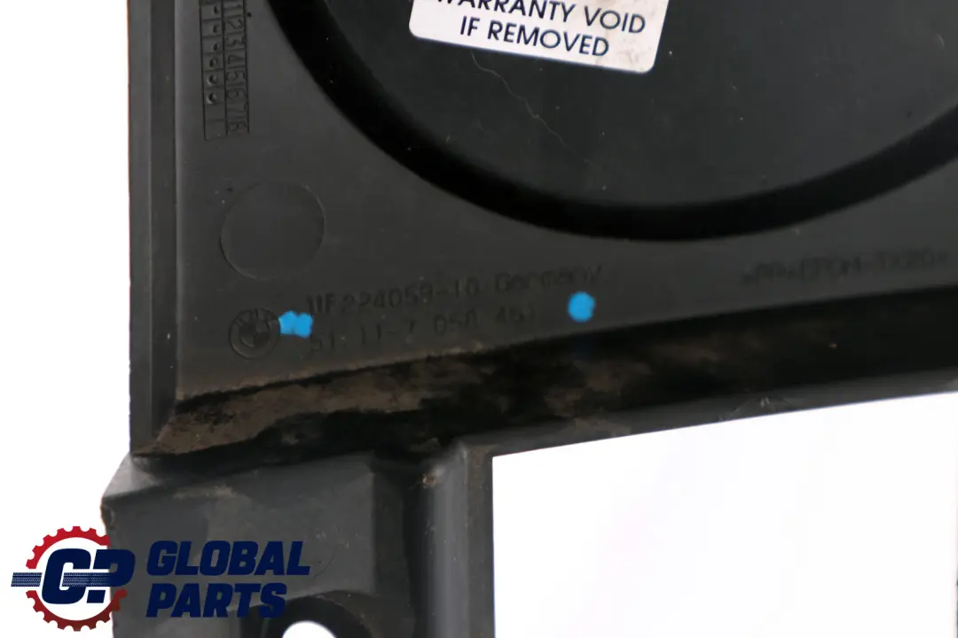 BMW E87 Kratka zderzaka lewa osłona lampy - SKU 7058461 - Numer Części 51117058461