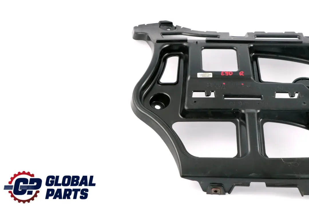 Side Rear Bumper Guide Bracket Support Trim Right O/S to BMW E90 with Part number 7058520 BMW E90 Side Rear Bumper Guide Bracket Support Trim Right O/S - SKU 7058520 - Part number 7058520