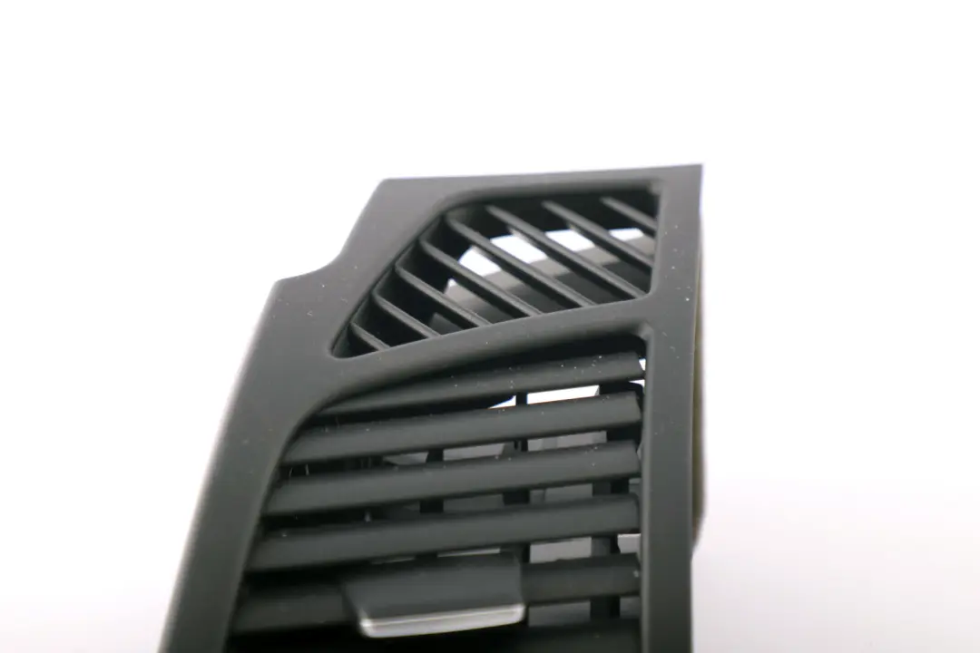 Abdeckung Frischluftgrill Links für BMW E81 E82 E87 E88 mit Teilenummer 7059187 BMW E81 E82 E87 E88 Abdeckung Frischluftgrill Links - SKU 7059187 - Teilenummer 7059187