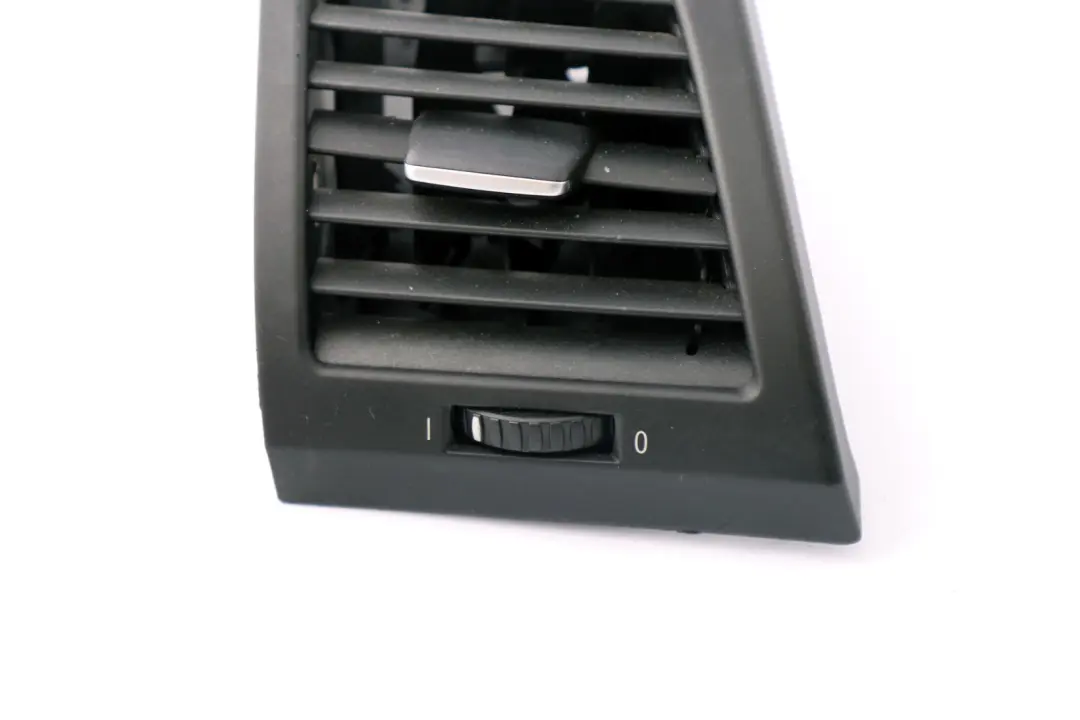 Grille Aération Droite Tableau Bord pour BMW E81 E82 E87 E88 à propos du numéro de pièce 7059188 BMW E81 E82 E87 E88 Grille Aération Droite Tableau Bord - SKU 7059188 - Numéro de pièce 7059188