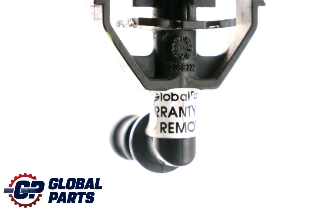 Parachoques delantero Lavafaros Boquilla para BMW E63 E64 LCI con número de pieza 7059223 BMW E63 E64 LCI Parachoques delantero Lavafaros Boquilla - SKU 7059223 - Número de pieza 7059223