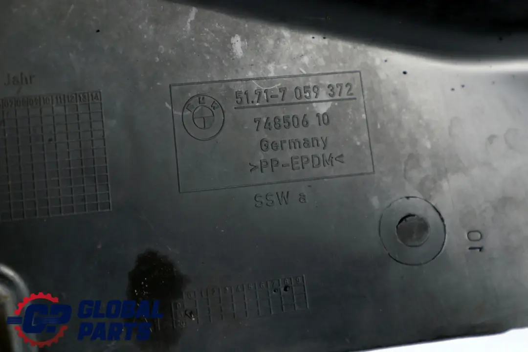 BMW E81 E87 Pare Boue De Passage De Roue Avant Droit - SKU 7059372 - Numéro de pièce 51717059372
