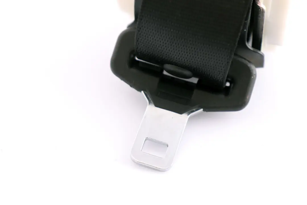 Upper Safety Seatbelt Schwarz Black to BMW 5 Series E60 E60N Rear Seat with Part number 7059766 BMW 5 Series E60 E60N Rear Seat Upper Safety Seatbelt Schwarz Black - SKU 7059766 - Part number 7059766