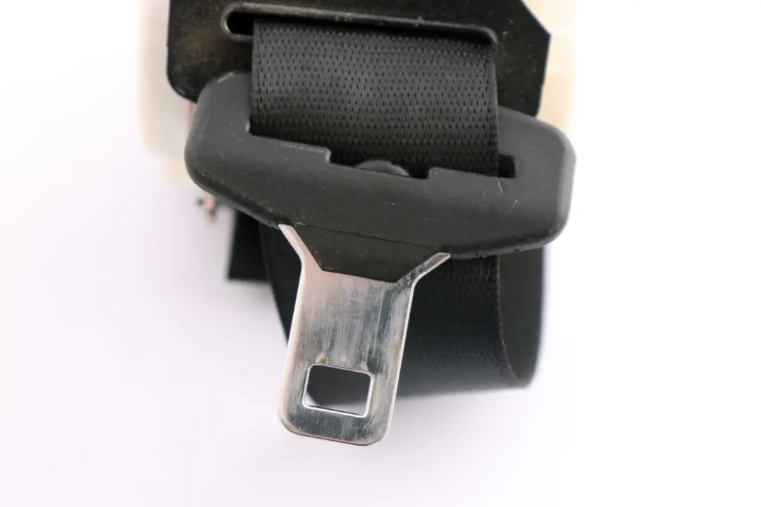 Ceinture de Securite Membrure Superieure Arriere Noir pour BMW 5 E60 E60N à propos du numéro de pièce 7059766 BMW 5 E60 E60N Ceinture de Securite Membrure Superieure Arriere Noir - SKU 7059766 - Numéro de pièce 7059766