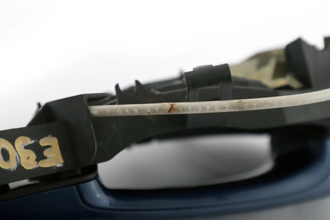 Complete Front Left Grab Handle N/S Le Mans Blau Blue to BMW 3 Series E90 E91 with Part number 7059971 BMW 3 Series E90 E91 Complete Front Left Grab Handle N/S Le Mans Blau Blue - SKU 7059971-LMB - Part number 7059971