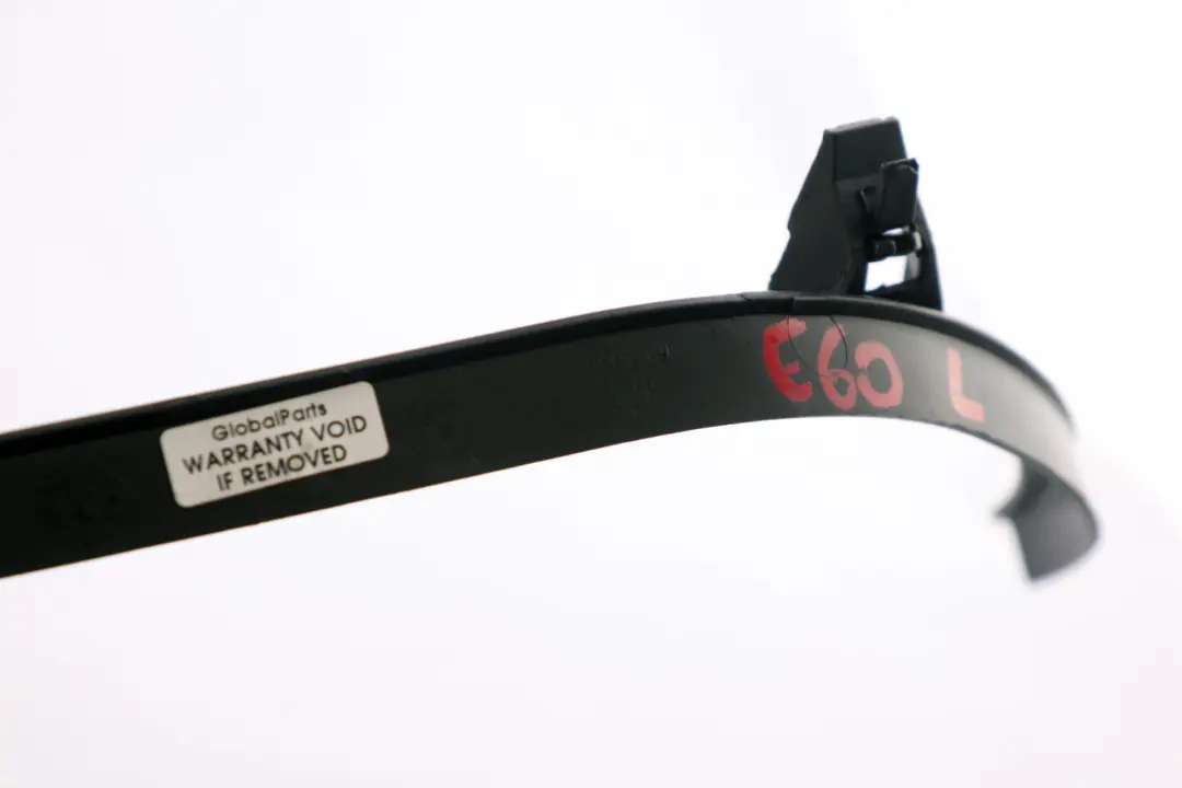 BMW E60 Listwa maskownica osłona bagażnika lewa - SKU 7060045 - Numer Części 7060045