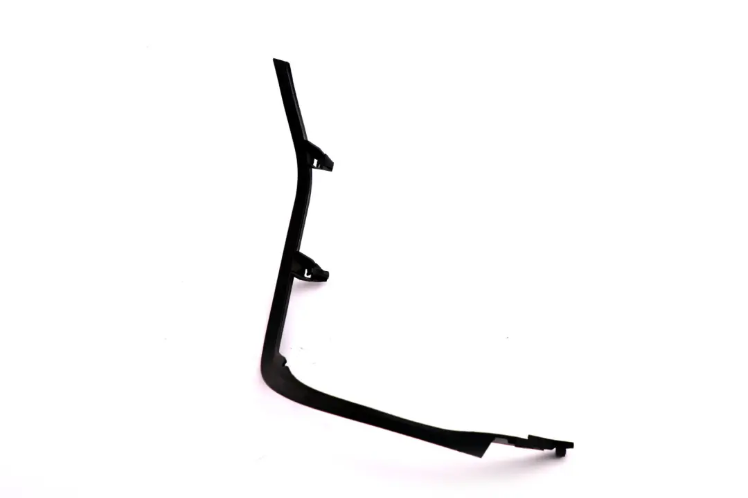 Listwa maskownica osłona bagażnika lewa do BMW E60 o numerze 7060045 BMW E60 Listwa maskownica osłona bagażnika lewa - SKU 7060045 - Numer Części 7060045