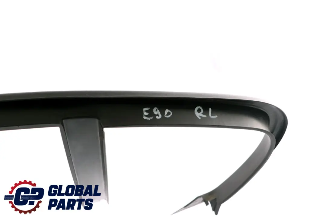 BMW E90 Osłona ramy szyby lewa drzwi lewy tył - SKU 7060221 - Numer Części 51347060221