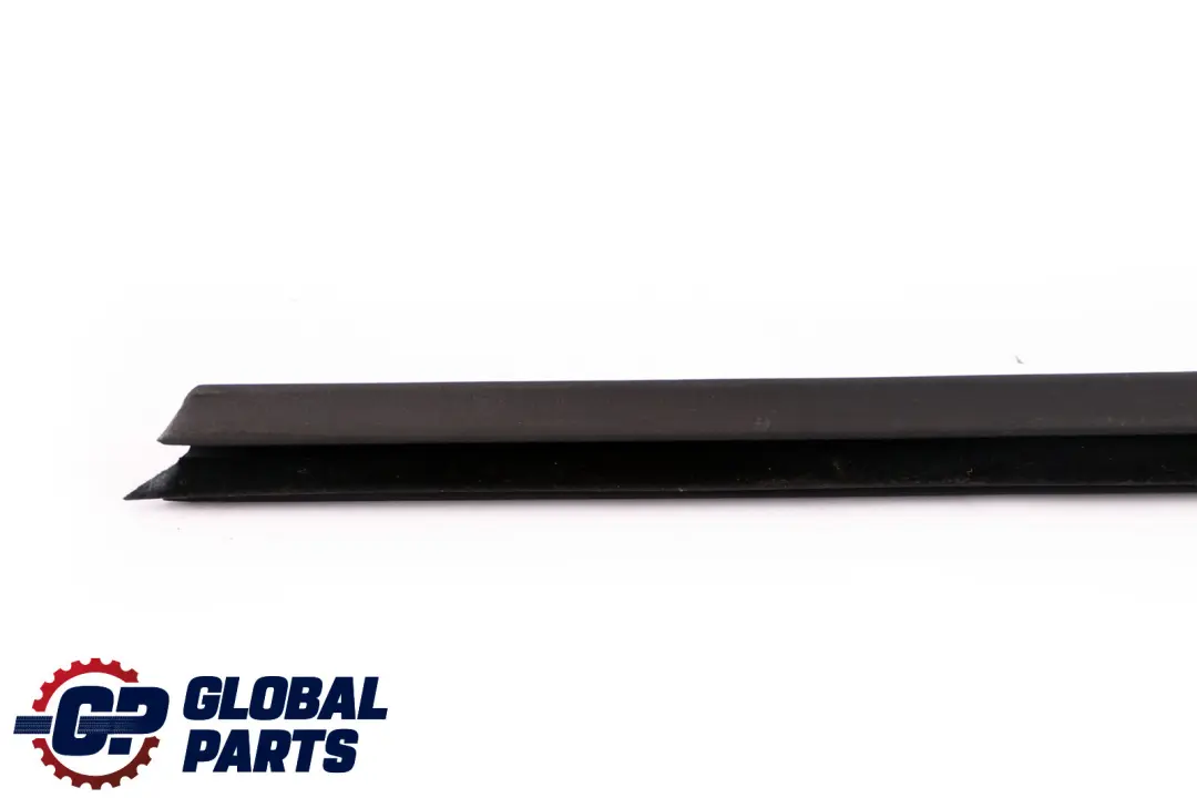 Joint De Canal Intérieur De Porte Avant Gauche pour BMW E90 E91 LCI à propos du numéro de pièce 7060233 BMW E90 E91 LCI Joint De Canal Intérieur De Porte Avant Gauche - SKU 7060233-1 - Numéro de pièce 7060233