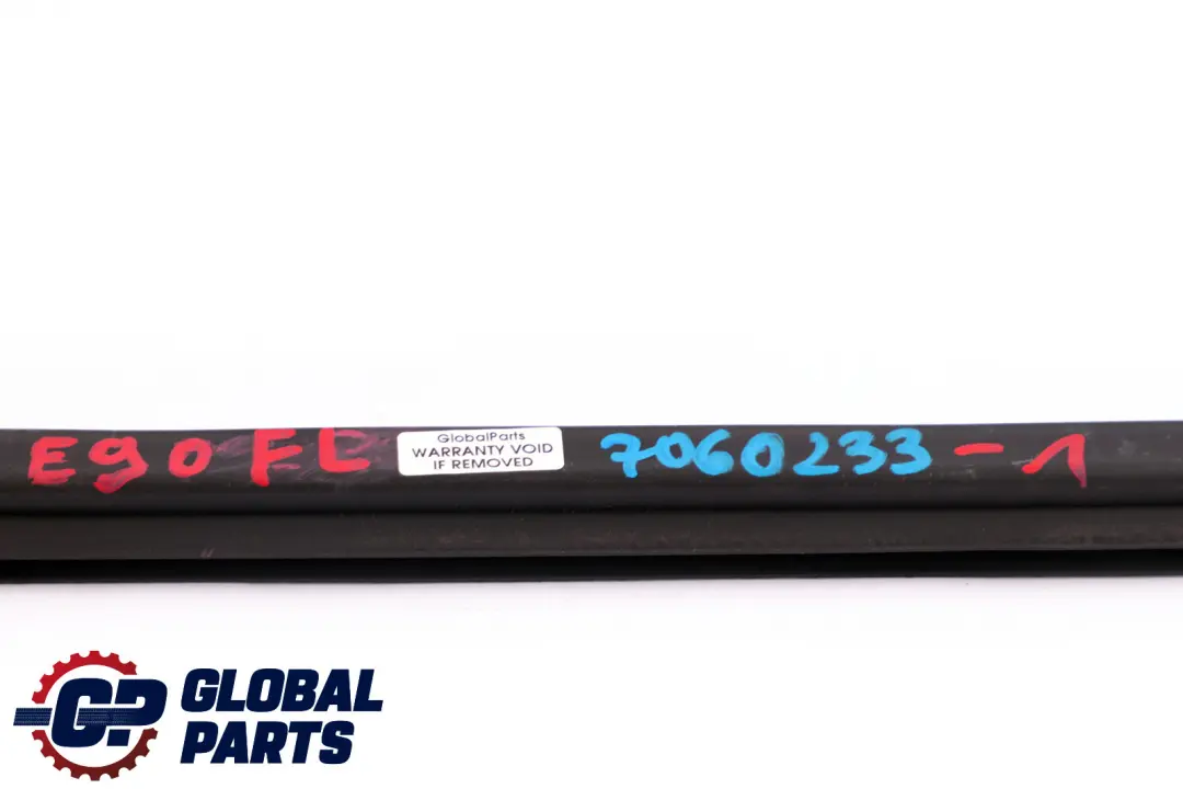 BMW E90 E91 LCI Canal Sellado Interior Puerta Delantera Izquierda - SKU 7060233-1 - Número de pieza 7060233