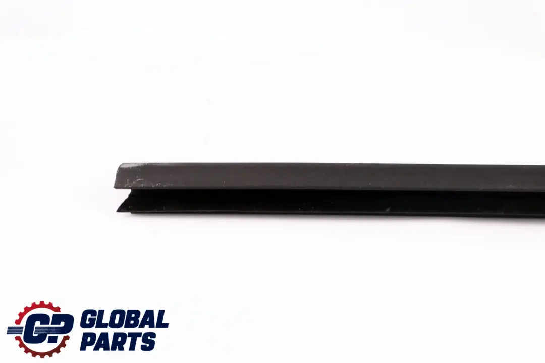 Burlete Interior Puerta Trasera Derecha para BMW E90 E91 con número de pieza 7060248 BMW E90 E91 Burlete Interior Puerta Trasera Derecha - SKU 7060248 - Número de pieza 7060248