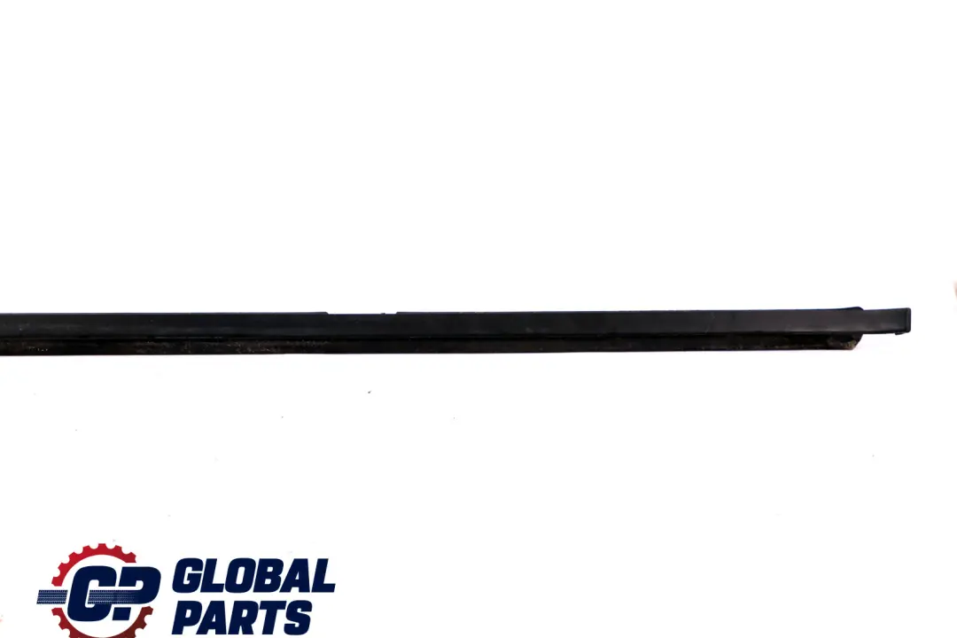 Canal Cubierta Burlete Exterior Puerta Trasera Izquierda para BMW E90 E90N con número de pieza 7060249 BMW E90 E90N Canal Cubierta Burlete Exterior Puerta Trasera Izquierda - SKU 7060249 - Número de pieza 7060249