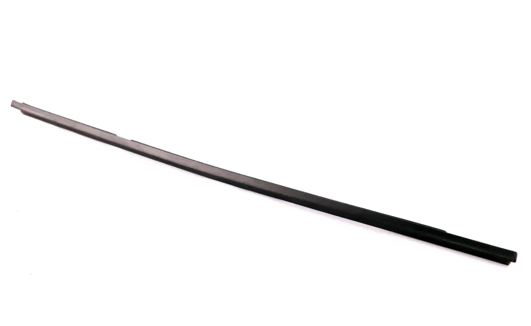 Cubrecanal Puerta BMW E90 Trasera Derecha Burlete Exterior Negro para con número de pieza 7060250 Cubrecanal Puerta BMW E90 Trasera Derecha Burlete Exterior Negro - SKU 7060250 - Número de pieza 7060250