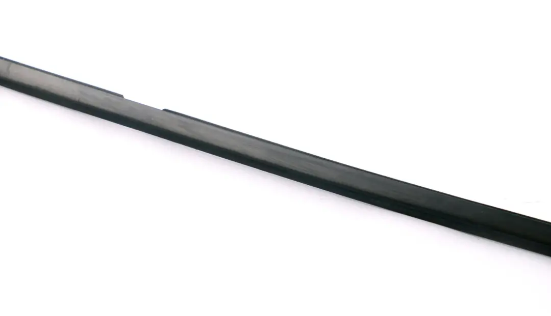 Copertura Canale Porta BMW E90 Posteriore Destra Esterno Nero per con numero di parte 7060250 Copertura Canale Porta BMW E90 Posteriore Destra Esterno Nero - SKU 7060250 - Numero di parte 7060250