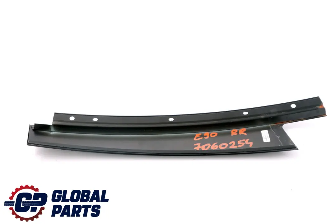 Finitura Telaio Finestra B Porta Posteriore Destra Nero per BMW E90 E91 con numero di parte 7060254 BMW E90 E91 Finitura Telaio Finestra B Porta Posteriore Destra Nero - SKU 7060254 - Numero di parte 7060254