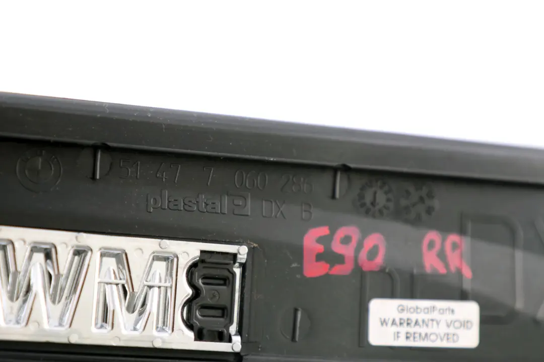 Osłona listwa progu tylna tył prawa do BMW 3 E90 E91 o numerze 7060286 BMW 3 E90 E91 Osłona listwa progu tylna tył prawa - SKU 7060286 - Numer Części 7060286