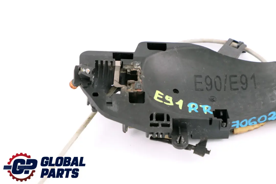 Soporte de Manilla Exterior de Puerta Trasera Derecha para BMW E90 E91 con número de pieza 7060299 BMW E90 E91 Soporte de Manilla Exterior de Puerta Trasera Derecha - SKU 7060299-2 - Número de pieza 7060299