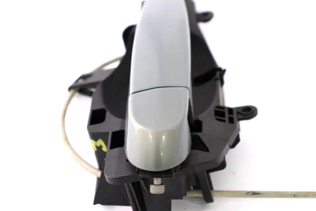 Klamka prawa tylna tył arktis A34 do BMW E90 E91 o numerze 7060299 BMW E90 E91 Klamka prawa tylna tył arktis A34 - SKU 7060299-AM - Numer Części 7060299