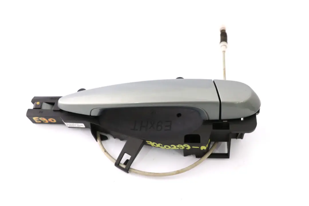 Asidero Trasero Derecho Completo Arktis Arctic A34 para BMW E90 E91 con número de pieza 7060299 BMW E90 E91 Asidero Trasero Derecho Completo Arktis Arctic A34 - SKU 7060299-AM - Número de pieza 7060299