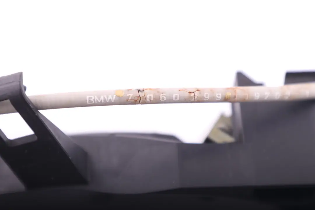 Complete Rear Left Grab Handle N/S Tiefseeblau Blue to BMW 3 Series E90 E91 with Part number 7060299 BMW 3 Series E90 E91 Complete Rear Left Grab Handle N/S Tiefseeblau Blue - SKU 7060299-DSB - Part number 7060299