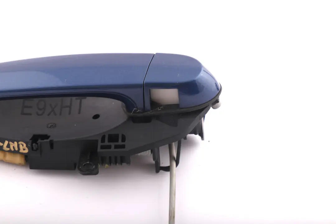 Komplett hinten links Haltegriff Le Mans Blau Blue für BMW 3 er E90 E91 mit Teilenummer 7060299 BMW 3 er E90 E91 Komplett hinten links Haltegriff Le Mans Blau Blue - SKU 7060299-LMB - Teilenummer 7060299