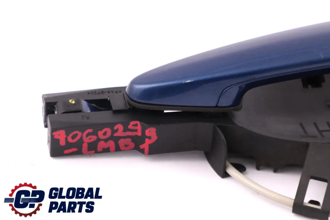 Asidero Trasero Derecho Puerta O/S Le Mans Blau Azul 381 para BMW E90 E91 con número de pieza 7060299 BMW E90 E91 Asidero Trasero Derecho Puerta O/S Le Mans Blau Azul 381 - SKU 7060299-LMB1 - Número de pieza 7060299