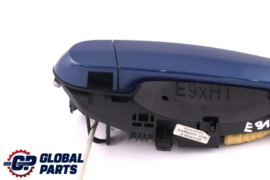 BMW E90 E91 Maniglia Posteriore Destra Porta O/S Le Mans Blau Blue 381 - SKU 7060299-LMB1 - Numero di parte 7060299
