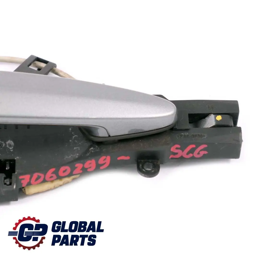 Completo Asidero Trasero Derecho Spacegrau Gris para BMW E90 E91 con número de pieza 7060299 BMW E90 E91 Completo Asidero Trasero Derecho Spacegrau Gris - SKU 7060299-SCG - Número de pieza 7060299