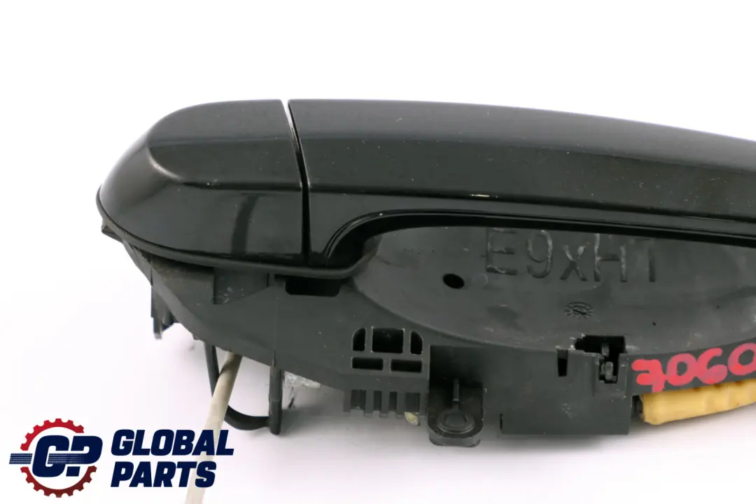 Complete Grab Handle Schwarz 2 Black 668 Right Rear O/S to BMW 3 Series E90 E91 with Part number 7199835 BMW 3 Series E90 E91 Complete Grab Handle Schwarz 2 Black 668 Right Rear O/S - SKU 7060299-SCH - Part number 7199835