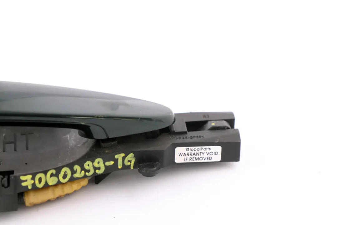 Klamka prawa tylna Tiefgruen Green do BMW E90 E91 o numerze 7060299 BMW E90 E91 Klamka prawa tylna Tiefgruen Green - SKU 7060299-TG - Numer Części 7060299